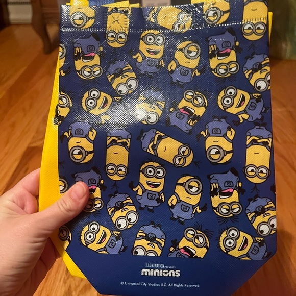 BRAND NEW: Minions Movie Toys (4) and Gift Bags (2) - Picture 7 of 7